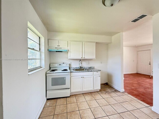 Photo - 1703 Palm Dr Unit A