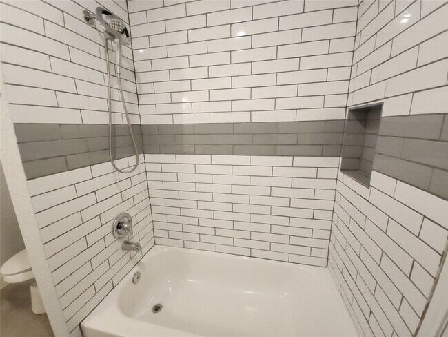 Photo - 5231 Balkin St