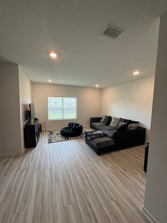 Photo - 1256 Hayward Lp
