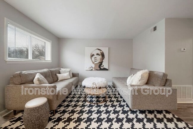 Photo - 3640 S Indianapolis Ave