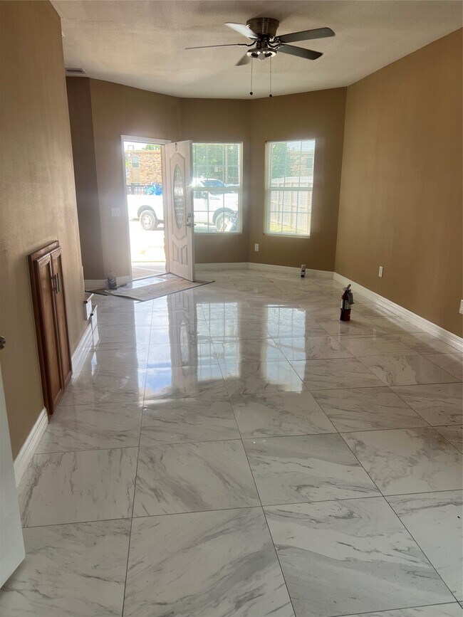 Photo - 341 Cartersville St