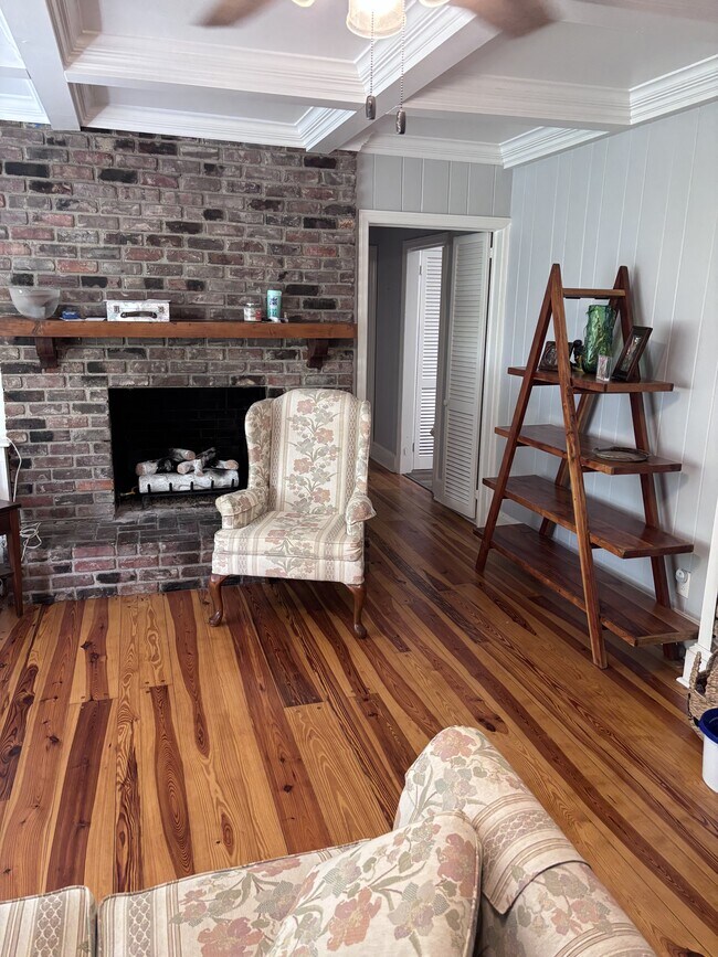 Photo - 902 Wilcox Ave