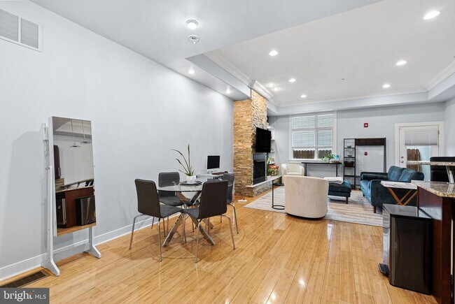 Photo - 1535 Fairmount Ave