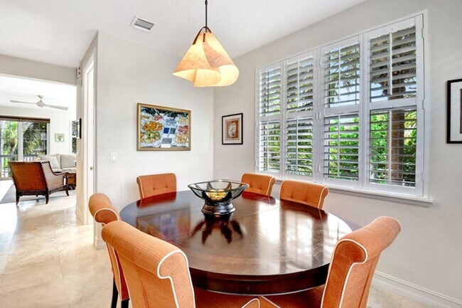 Photo - 122 SW 1st Ave