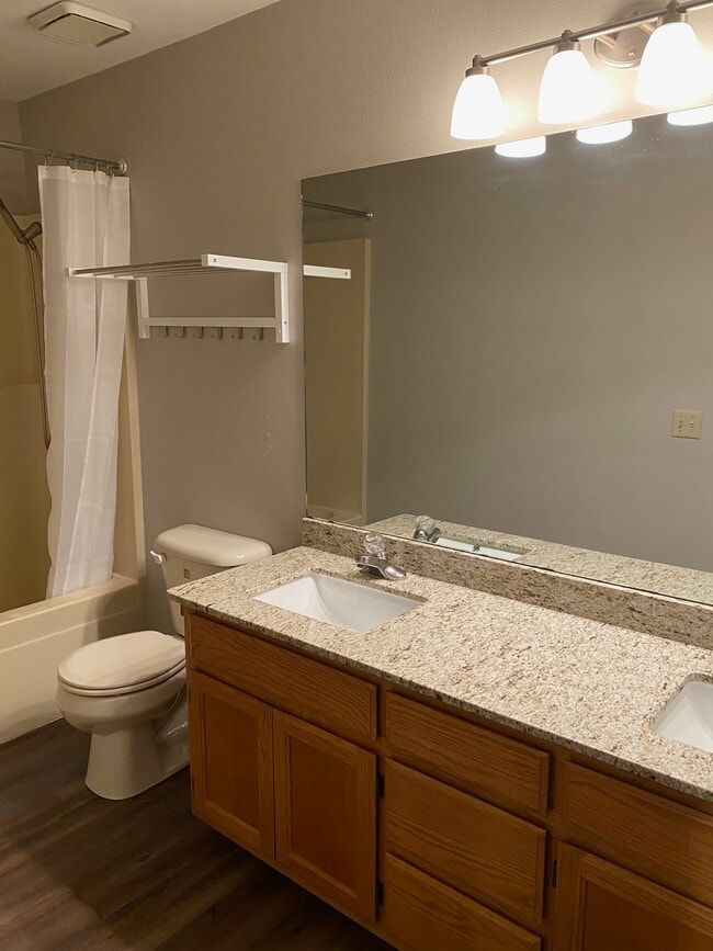 Photo - 123 Fox Run Pl