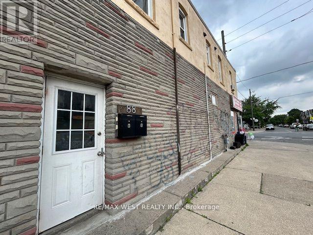 Photo - 88 Uxbridge Ave