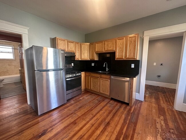 Photo - 28 E Pearl St