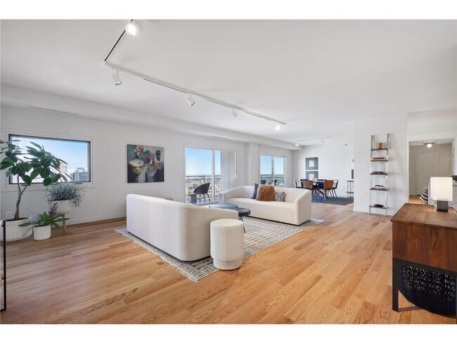 Photo - 1225 La Salle Ave Unit 2301