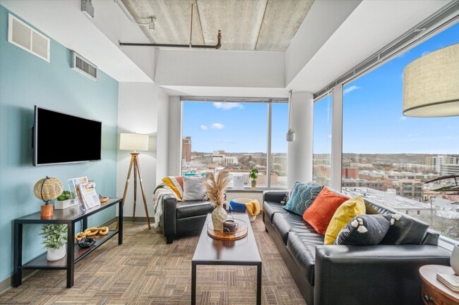 Building Photo - Saga Ann Arbor