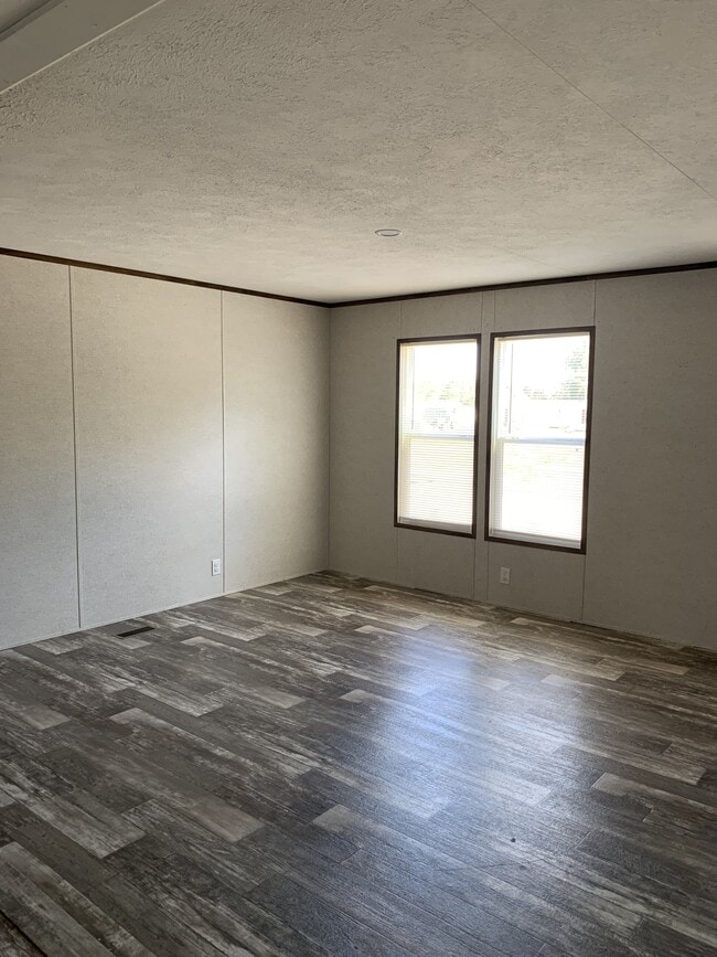 Photo - 100 Bristol St