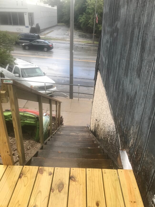 Photo - 517 W State St