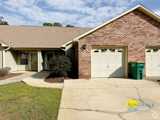 Building Photo - Spacious 3-Bedroom Home in Fort Walton Bea...