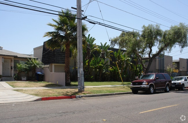 Photo - 542 D St Apartments
