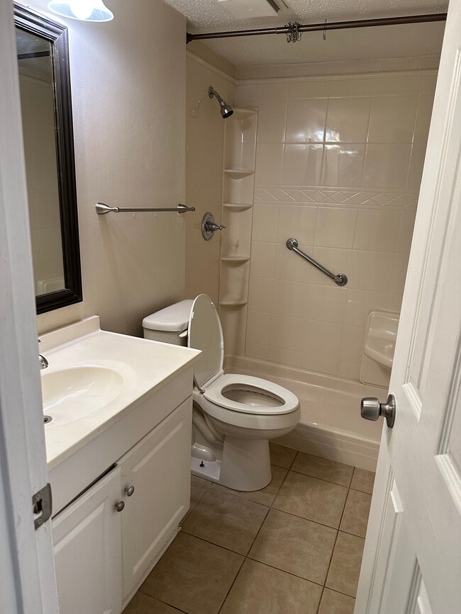 Photo - 3156 Heathstead Pl Unidad E