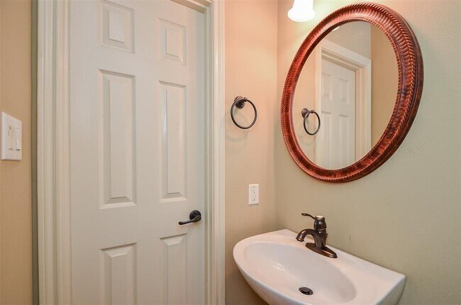 Photo - 1757 Aden Dr