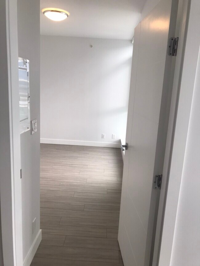 Photo - 4458 Beresford St.