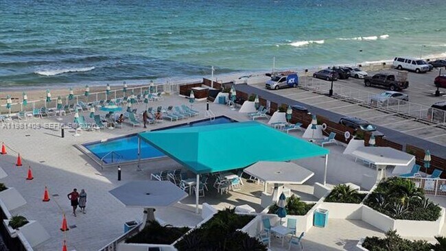 Building Photo - 3140 S Ocean Dr Unit 3140 S Ocean Dr # 506