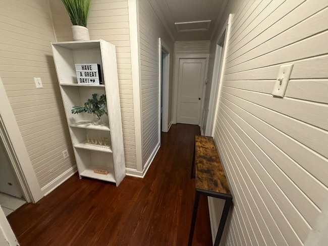 Photo - 1754 Poplar St