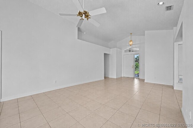 Photo - 6397 Garrett St