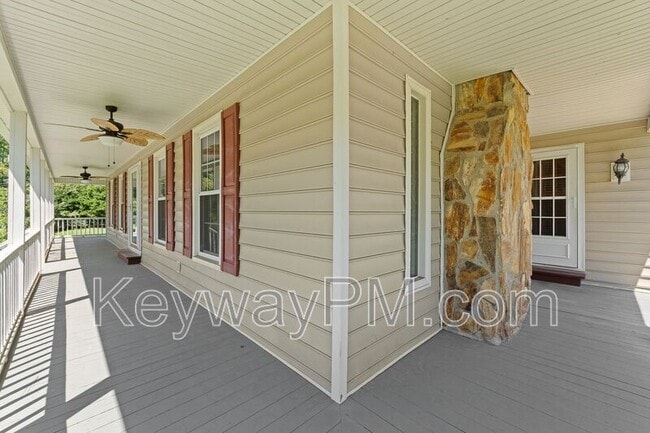 Photo - 255 Silver Maple Rd