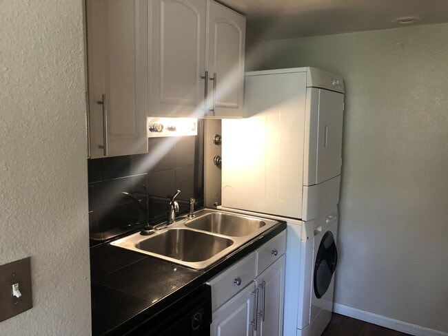 Photo - 3351 S Field St