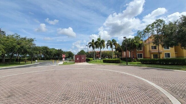 Photo - 6597 Old Farm Trl