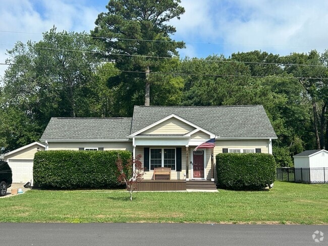 Building Photo - 4 BD/2 BA in Pine Meadows - 1/2 acre fence... Rental