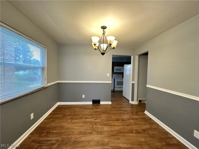 Photo - 925 Oxford Blvd