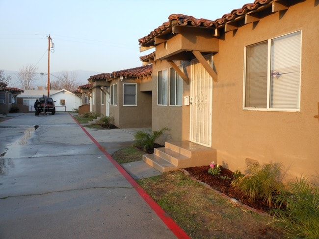 Photo - 25660 Base Line St