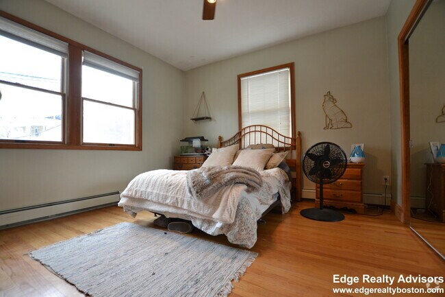 Building Photo - 75 Easton St Unit 1 Rental