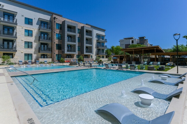 Lenox Grandview apartments — community photo