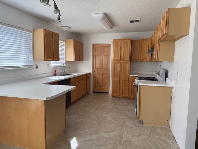 Photo - 2716 Beechwood St