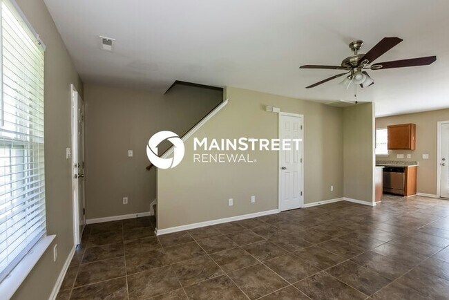 Photo - 3 Bedroom Pet-Friendly Home in Charlotte, NC with Main Street Renewal