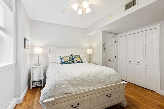 Photo - 115 Washington St Unit 1B