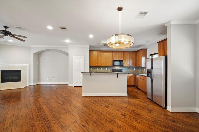 Photo - 2424 Navigation Blvd