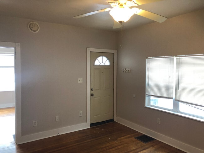 Photo - 404 W Springfield Ave Unidad 2