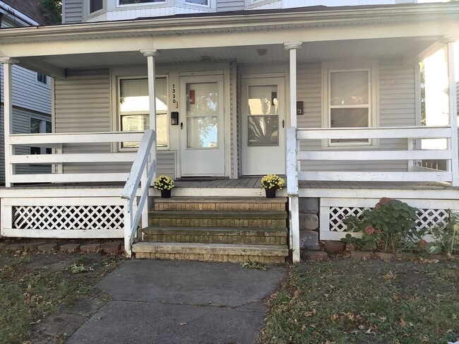 Photo - 1330 W 89th St