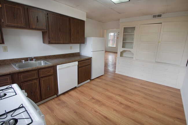 Photo - 201 Center Ave