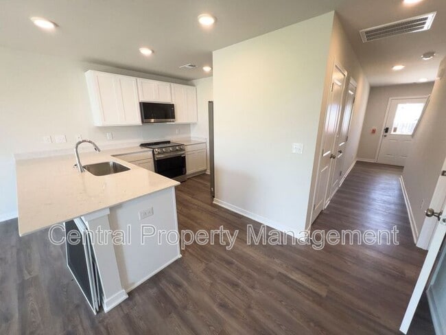 Photo - 6014 Tavener Dr