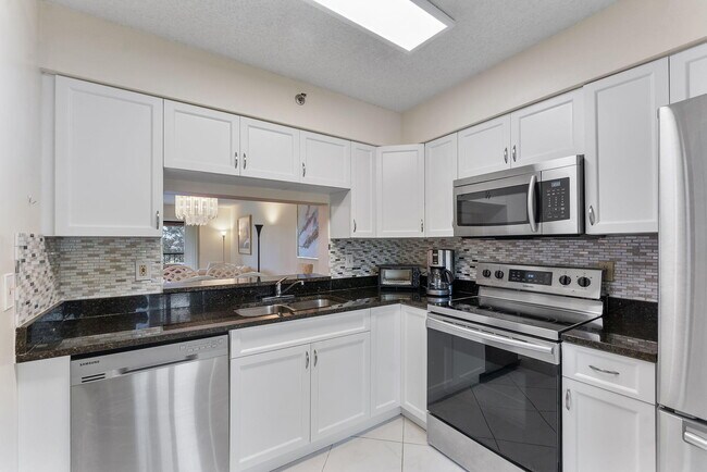 Photo - 7260 Kinghurst Dr Unit 205