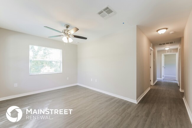 Photo - 1877 Mettler Ave