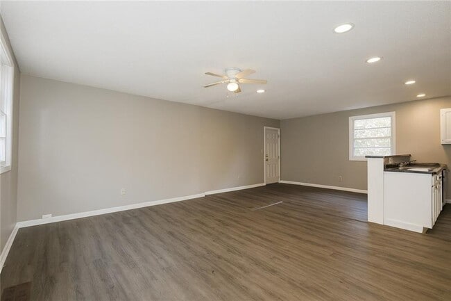 Photo - 3520 Ruby H Harper Blvd SE