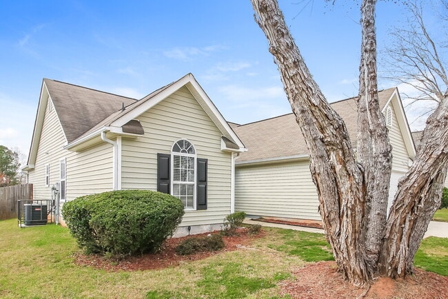 Photo - 4935 River Overlook Way