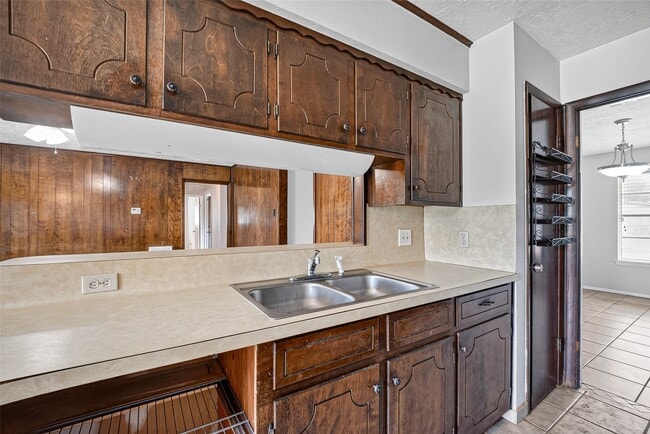 Building Photo - 3602 Cedarcrest Dr