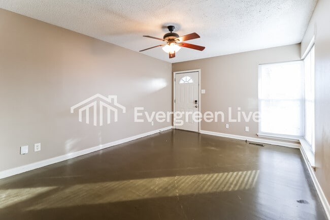 Photo - 5024 Lynn Ln