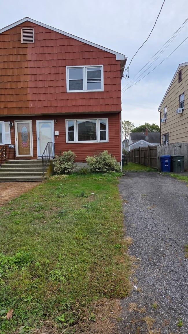 Photo - 104 Yacht St