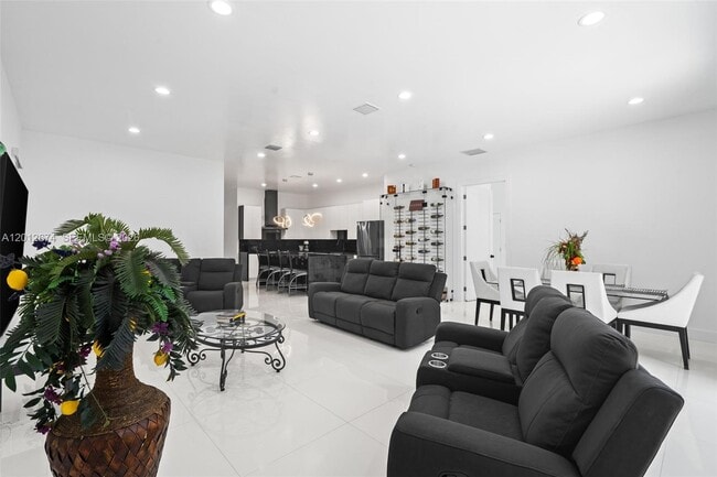 Photo - 2962 NW 10th Ct