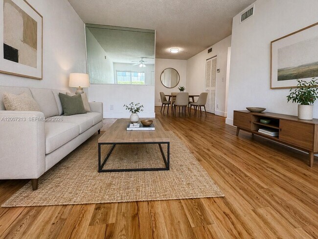 Building Photo - 3251 NW 102nd Terrace Unit 3251