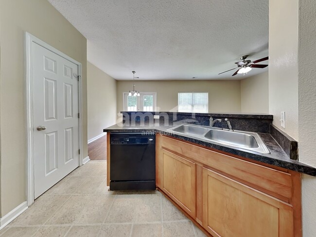 155 Red Oak Dr