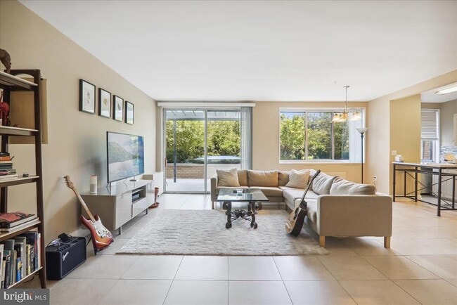 Photo - 10500 ROCKVILLE PIK Unit 306